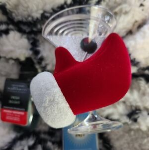 Bath & Body Works Wallflower Red Mitten Holding Martini Plugin